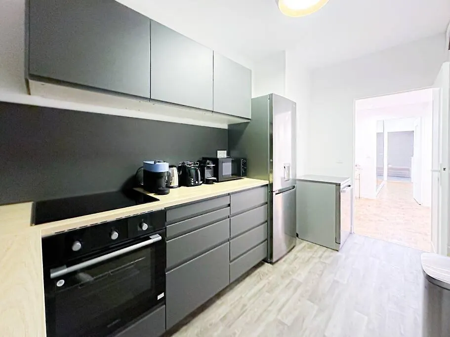 Apartment Appart 6Pers-Balcony-Paris 12-Hopital Trousseau