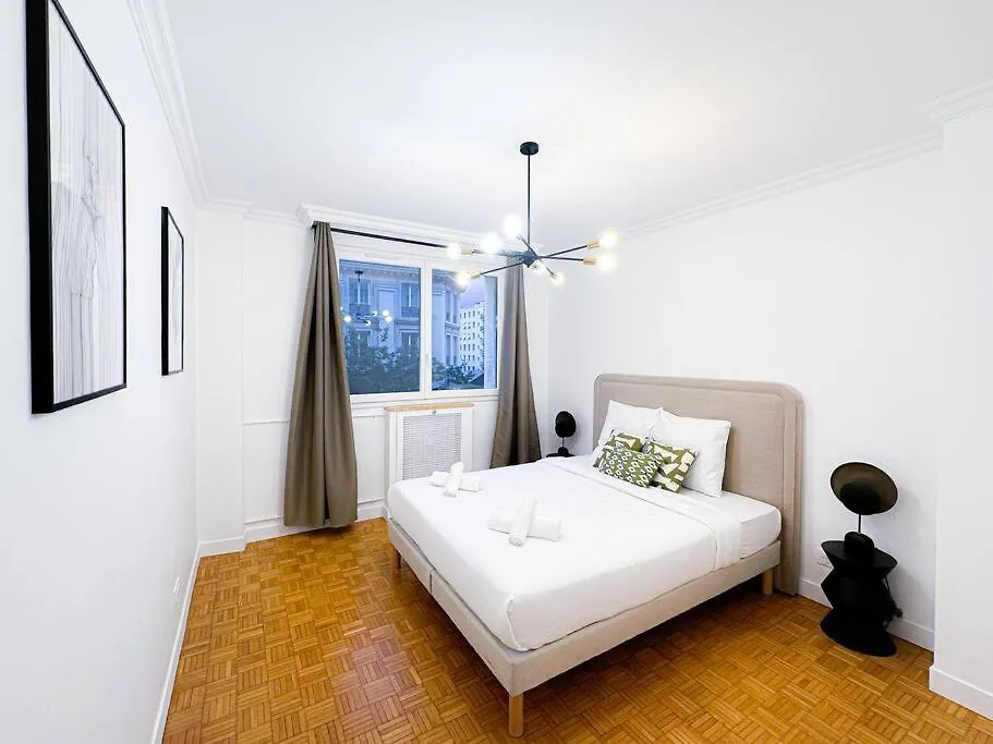 Appart 6Pers-Balcony-Paris 12-Hopital Trousseau 0*, Paris Frankreich